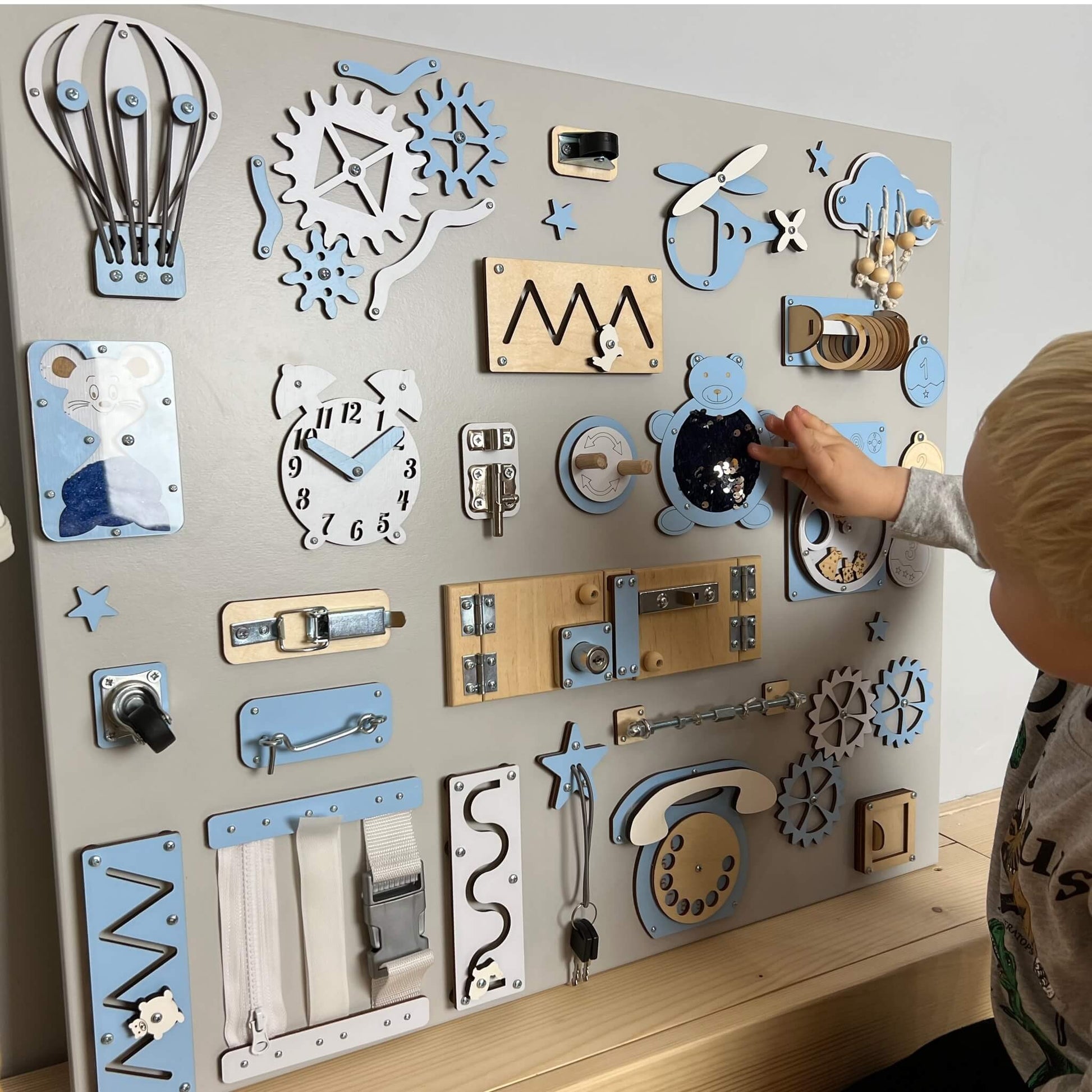 Large wall busy board (60×70 cm)